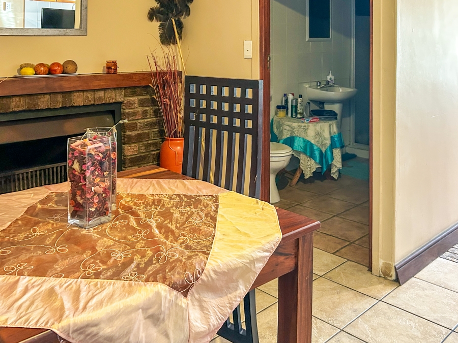 8 Bedroom Property for Sale in Greenfields Western Cape